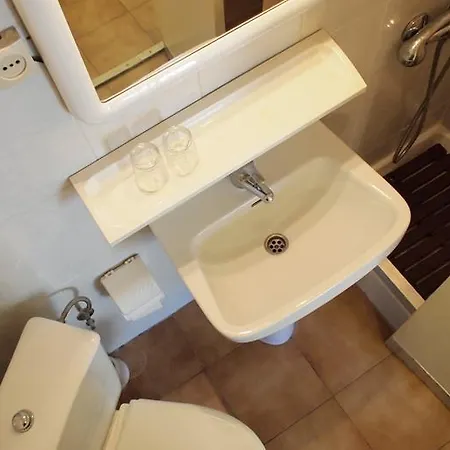 德尔福斯旅馆 招待所