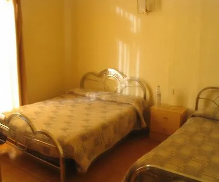 德尔福斯旅馆 招待所 2*